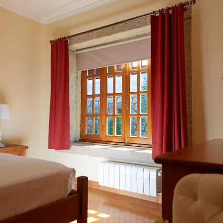 9 Bedrooms With Sea View Private Pool And Furnished Garden At Cristelo 2 Km Away From The וילה